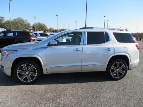 Used 2019 GMC Acadia Denali w/ Technology Package image 4