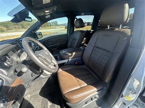 Certified 2024 Nissan Titan Platinum Reserve w/ Moonroof Package image 13