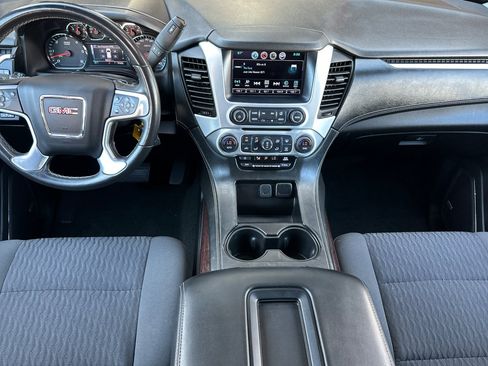 Used 2018 GMC Yukon XL SLE w/ SLE Value Package AWD/4WD image 15