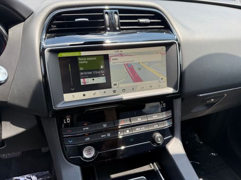 Used 2020 Jaguar F-PACE Premium AWD/4WD image 17