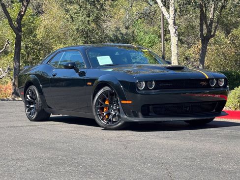 Used 2023 Dodge Challenger R/T Scat Pack RWD image 2