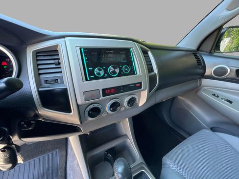 Used 2005 Toyota Tacoma PreRunner RWD image 29