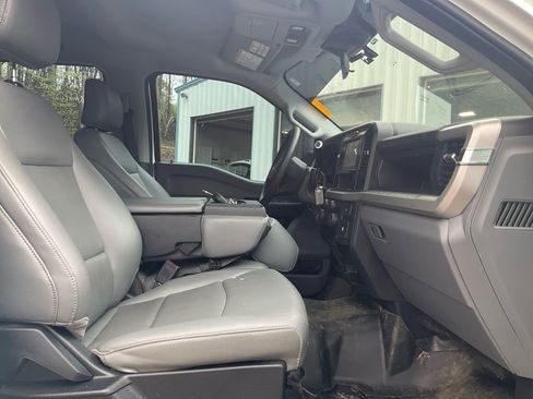 Used 2025 Ford F250 XL w/ XL Chrome Package image 12