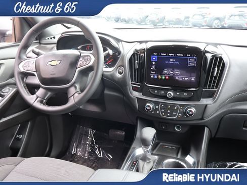 Used 2023 Chevrolet Traverse LT FWD image 15