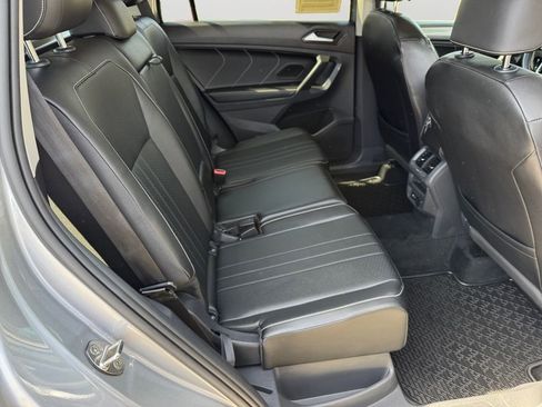 Used 2022 Volkswagen Tiguan SE AWD/4WD image 7