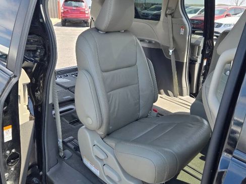 Used 2019 Toyota Sienna XLE AWD/4WD image 16