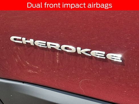 Used 2018 Jeep Cherokee Limited AWD/4WD image 30
