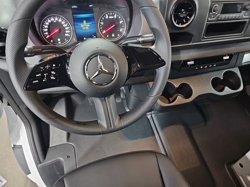 New 2025 Mercedes-Benz Sprinter 2500 image 17