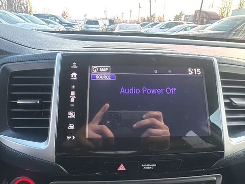 Used 2018 Honda Pilot Touring image 15