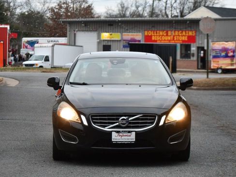 Used 2013 Volvo S60 T5 image 2