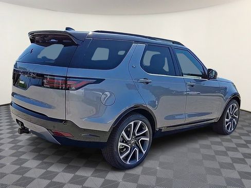Certified 2025 Land Rover Discovery Dynamic SE AWD/4WD image 8