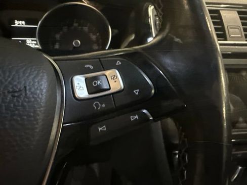 Used 2016 Volkswagen Jetta Sport FWD image 17