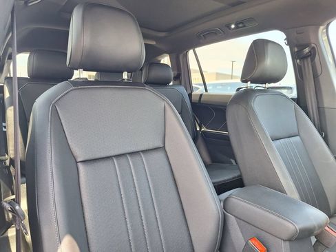 Used 2023 Volkswagen Tiguan SE R-Line FWD image 26