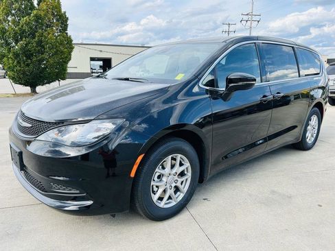 New 2026 Chrysler Voyager LX image 36