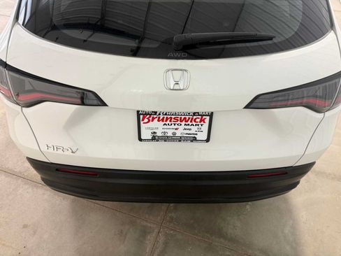 Used 2023 Honda HR-V LX image 16