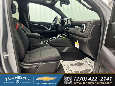 Used 2025 Chevrolet Colorado Z71 w/ Technology Package AWD/4WD image 15