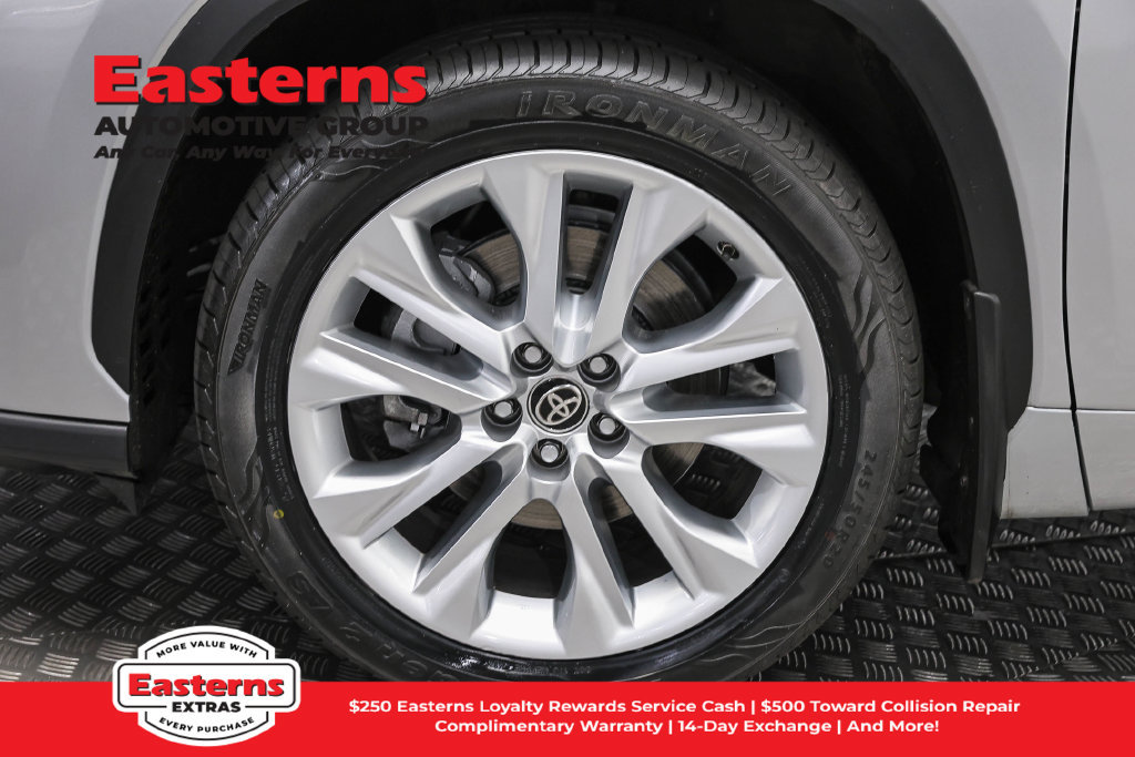 Used 2021 Toyota Highlander Limited AWD/4WD image 37