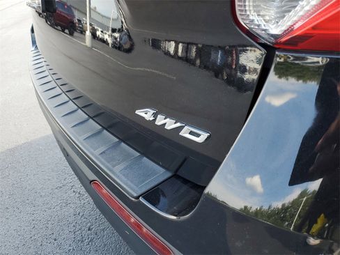 Certified 2022 Ford Explorer XLT image 6