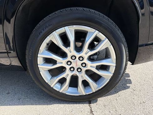 Used 2024 GMC Acadia Denali w/ LPO, Floor Liner Package FWD image 31