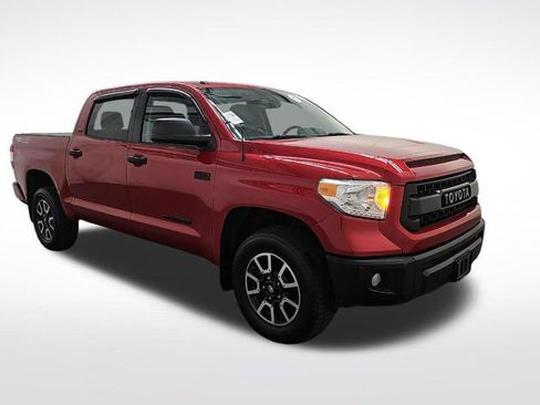 Used 2017 Toyota Tundra SR5 w/ TRD Off Road Package AWD/4WD image 3
