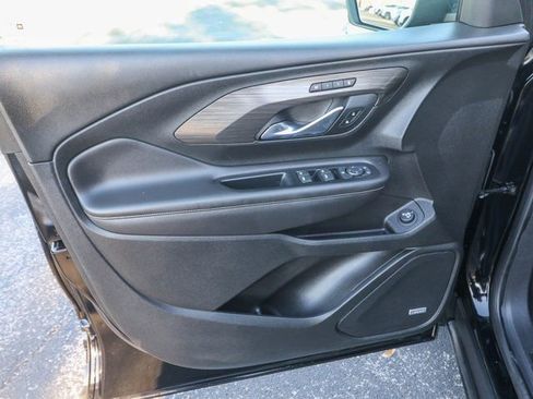 Certified 2022 GMC Terrain SLT w/ Infotainment Package II image 13