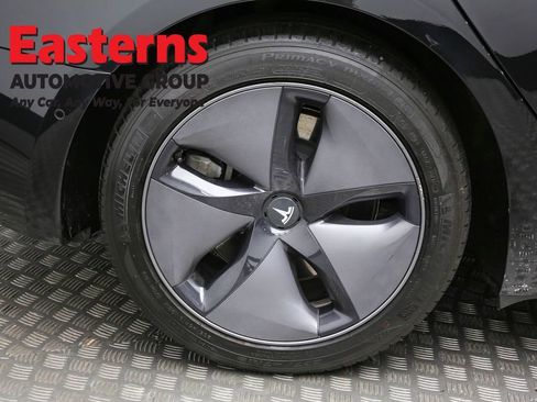 Used 2021 Tesla Model 3 Standard Range Plus image 27