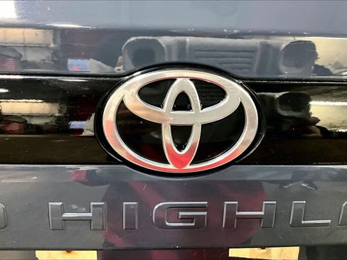 Used 2024 Toyota Grand Highlander Platinum image 29