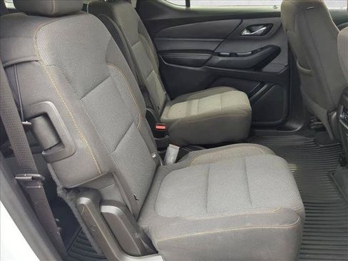 Used 2021 Chevrolet Traverse LT FWD image 19