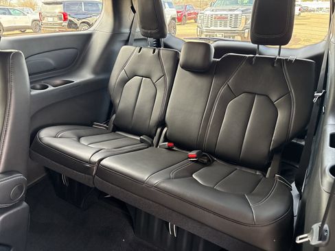 New 2026 Chrysler Pacifica Select w/ S Appearance Package FWD image 14