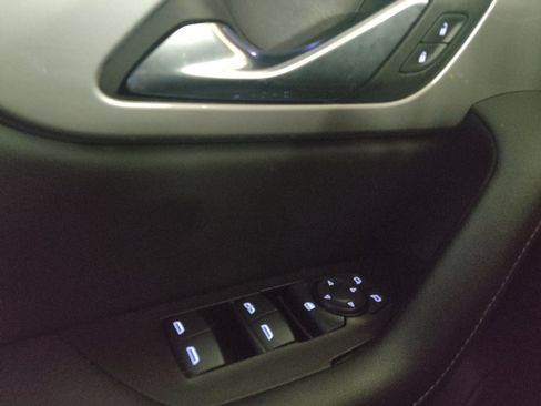 Used 2024 Chevrolet Blazer LT FWD image 27