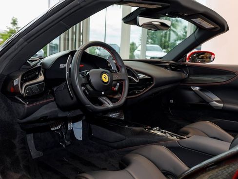 Used 2022 Ferrari SF90 Spider image 30