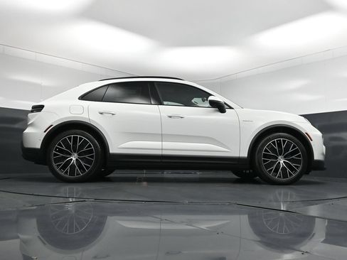 New 2026 Porsche Macan 4 Electric AWD/4WD image 27