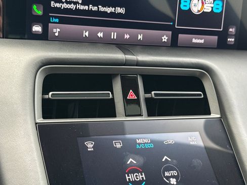 Used 2023 Porsche Taycan GTS image 25