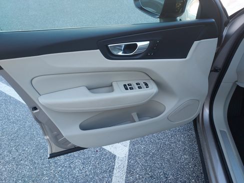 Used 2024 Volvo XC60 B5 Core w/ Climate Package image 13