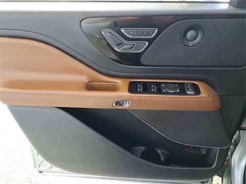 Used 2021 Lincoln Aviator Reserve w/ Equipment Group 201A image 23