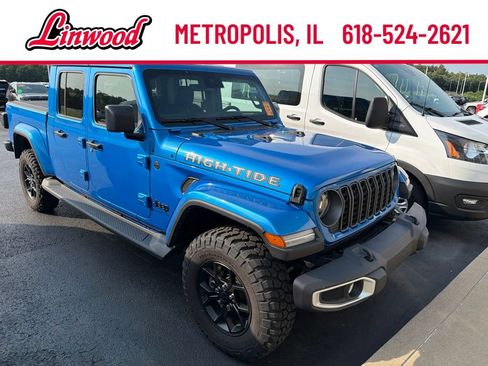 Used 2025 Jeep Gladiator Sport AWD/4WD image 9