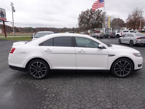 Used 2017 Ford Taurus SEL w/ Equipment Group 201A image 3