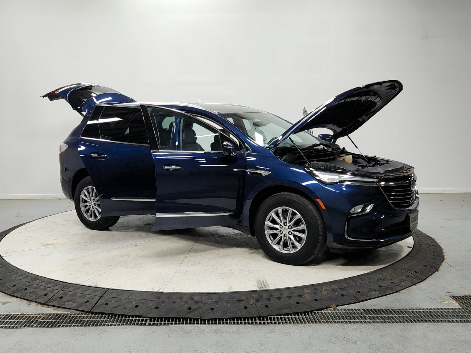Used 2024 Buick Enclave Essence FWD image 10