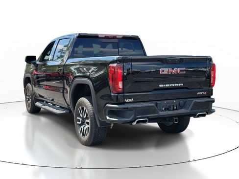 Used 2024 GMC Sierra 1500 AT4 w/ Technology Package AWD/4WD image 4