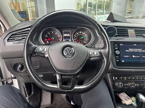 Used 2019 Volkswagen Tiguan SE w/ Panoramic Sunroof Package AWD/4WD image 7