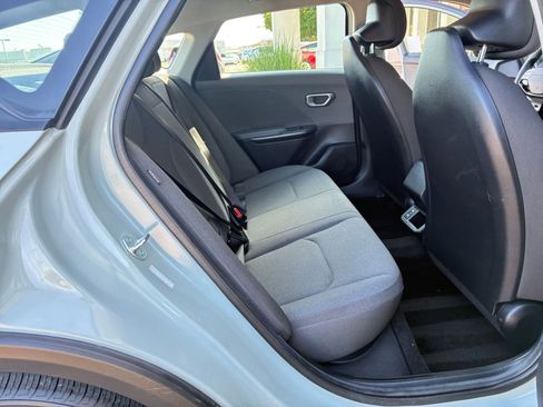 Used 2025 Kia K4 LXS image 25