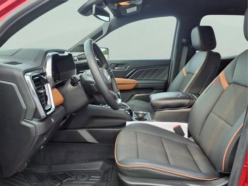 Used 2025 GMC Canyon AT4 AWD/4WD image 25