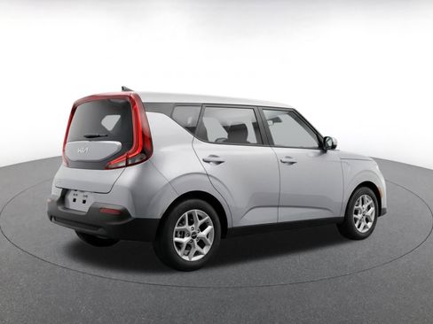 Used 2025 Kia Soul LX w/ LX Technology Package FWD image 9