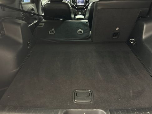 Used 2019 Jeep Cherokee Limited FWD image 26
