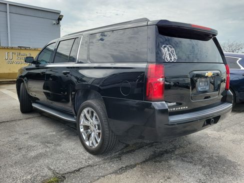Used 2019 Chevrolet Suburban LT AWD/4WD image 4