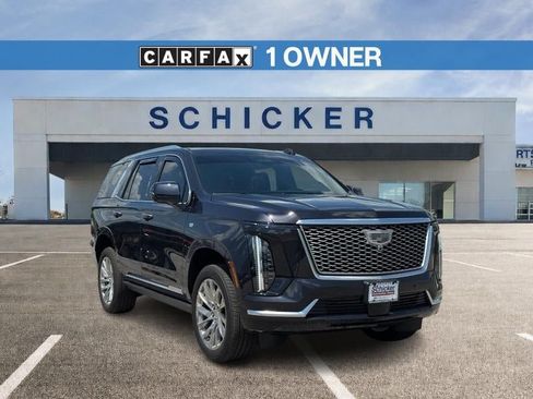 Used 2026 Cadillac Escalade Luxury w/ LPO, Radiant Package AWD/4WD image 1