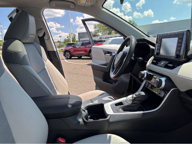 Used 2022 Toyota RAV4 XLE Premium AWD/4WD image 32