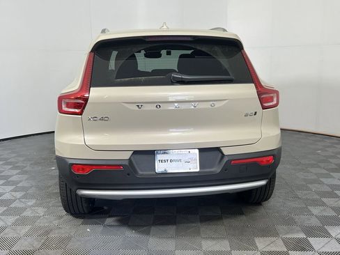 Certified 2025 Volvo XC40 B5 Plus w/ Protection Package Premier image 9