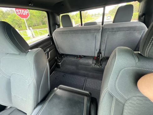 Used 2025 RAM 1500 Warlock AWD/4WD image 38
