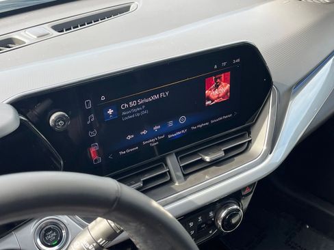 Used 2025 Chevrolet Trax LT w/ LT Convenience Package image 20